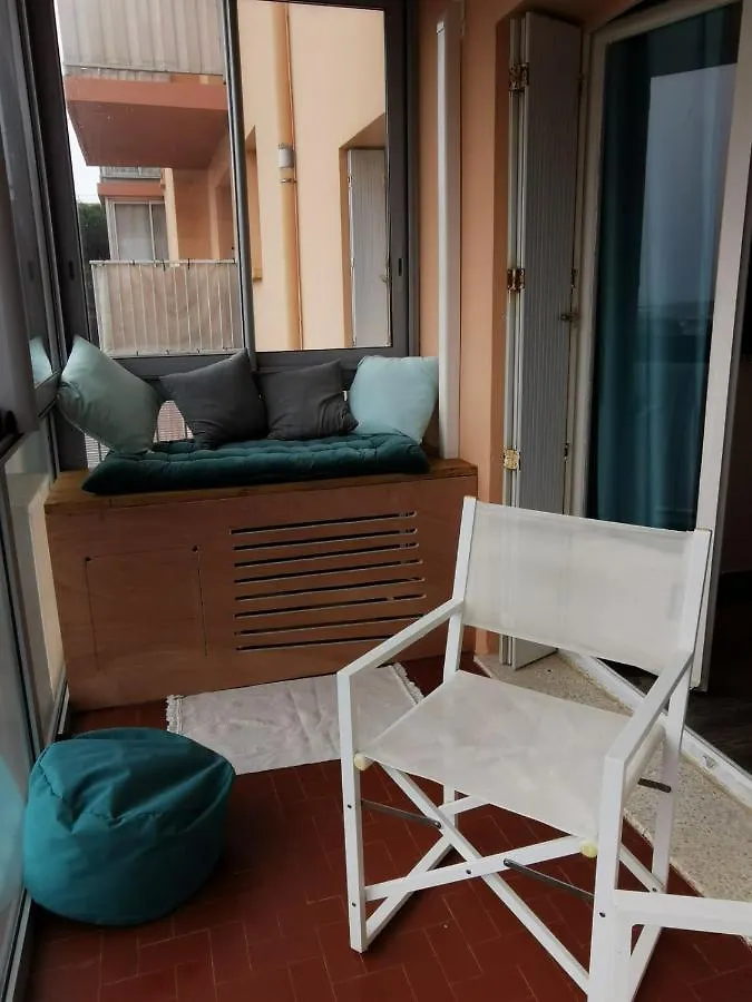 Apartment For 4 Pers The Amphoras Giens Hyeres